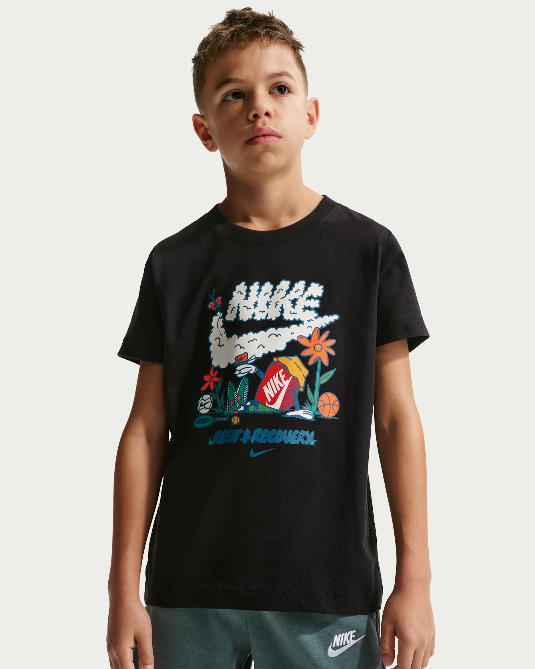 Embroidery Patchwork Shirts（KIDS） Nike Sportswear Older Kids' T-Shirt. Nike CZ